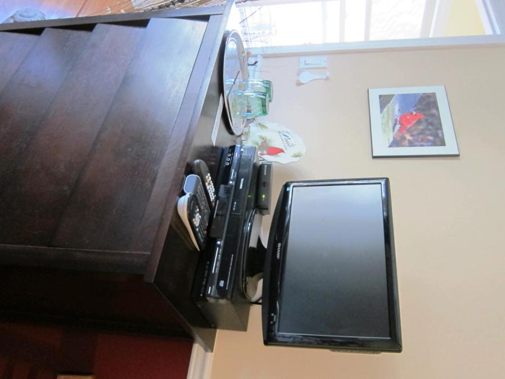 Twin Pines Bed And Breakfastピーターボロ エクステリア 写真