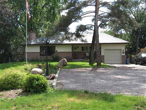 Twin Pines Bed And Breakfastピーターボロ エクステリア 写真