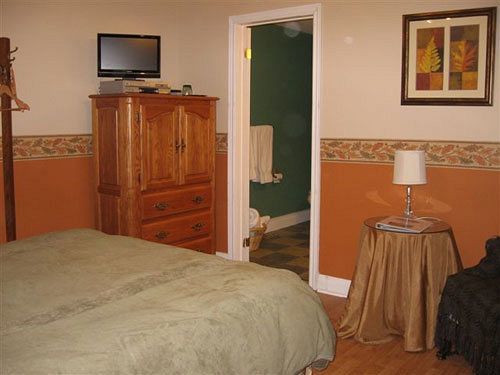 Twin Pines Bed And Breakfastピーターボロ エクステリア 写真